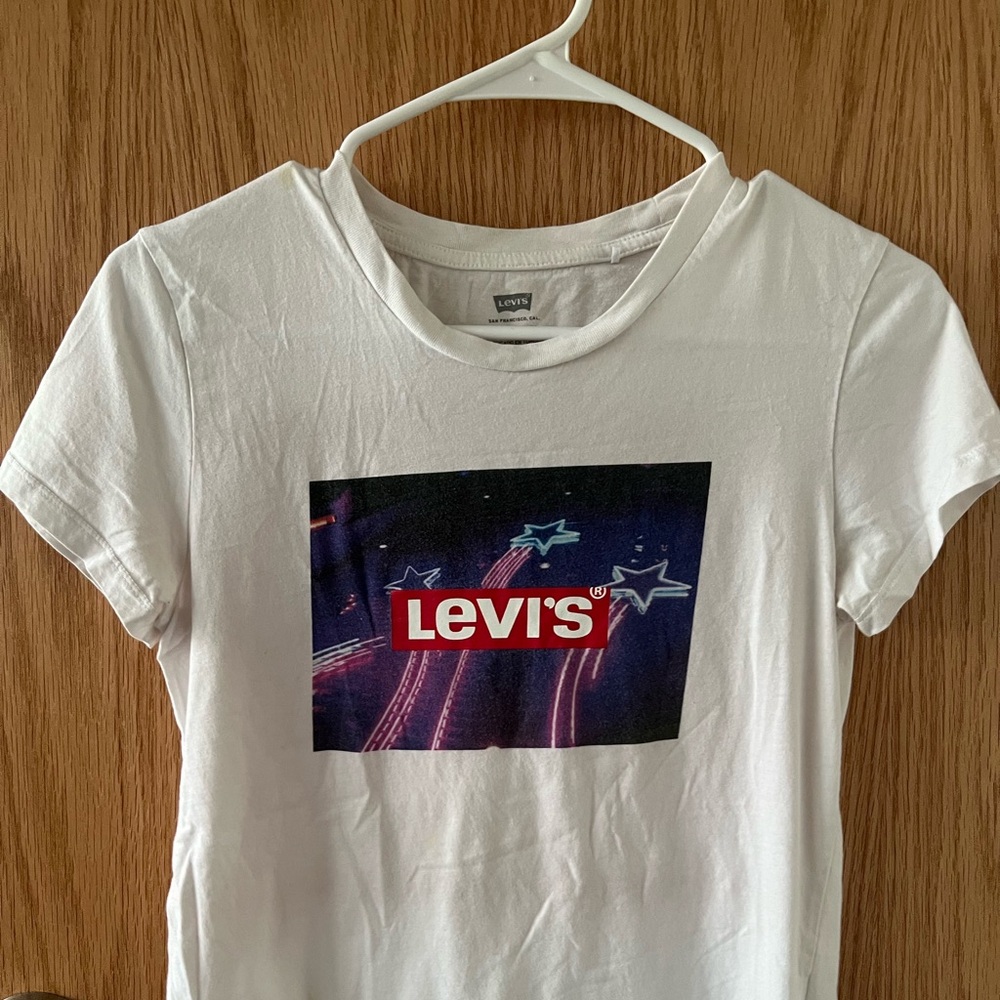 Levis white graphic tee